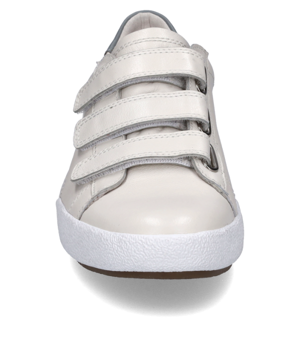 Claire 12 - Image 5