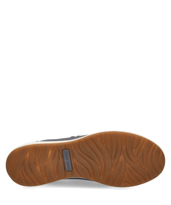 Caren 22 - Image 6