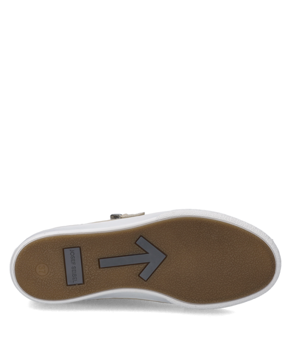 Claire 03 - Image 6