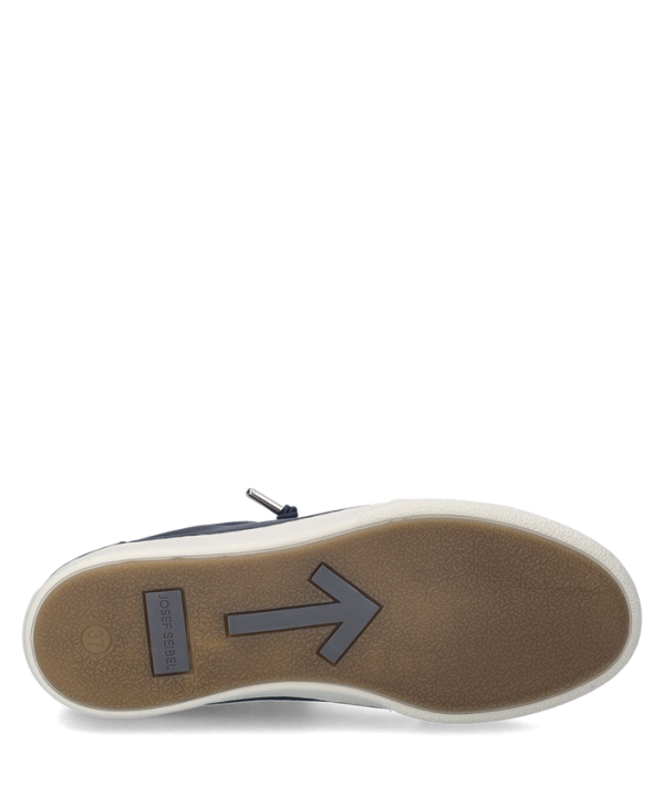 Claire 24 - Image 2