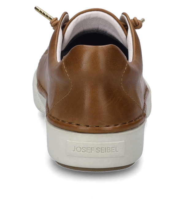 Claire 24 - Image 4